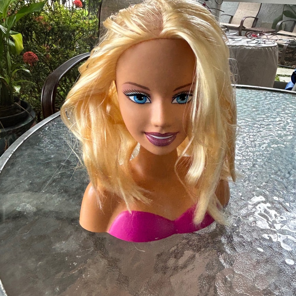 Barbie Styling Head Blonde Hair Dress-Up Beauty Salon Bust Toy Mattel
